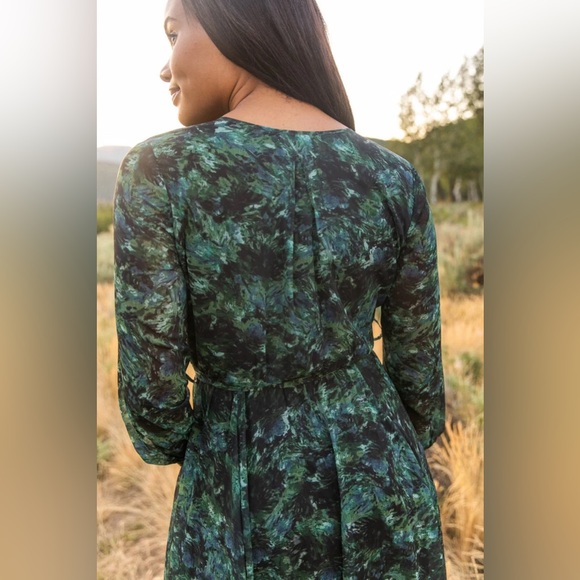 Ivy City Laney Green Watercolor Tiered Bishop Sleeve Maxi Sundress Size XXS - Picture 8 of 16